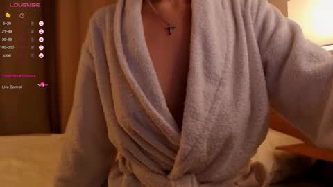 VICTORIA online show from 11-18-25, 05:34