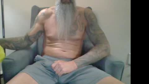 Snapshot of 1theone12 chatting on 05-08-26, 01:33 1theone12 online show from 05-08-26, 01:33