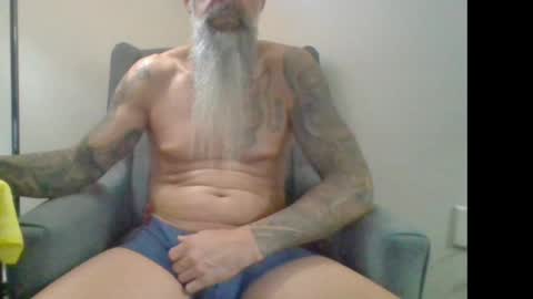 Snapshot of 1theone12 chatting on 05-17-26, 04:25 1theone12 online show from 05-17-26, 04:25