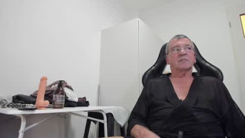 Snapshot of 200gentleman chatting on 12-07-24, 04:03 Henk online show from 12-07-24, 04:03