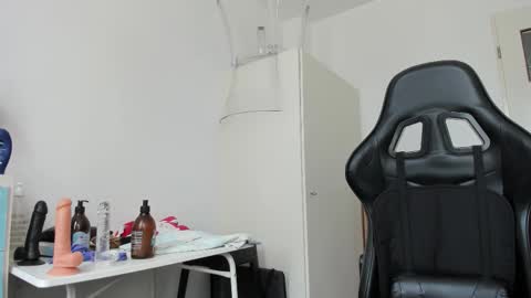 Snapshot of 200gentleman chatting on 09-14-25, 12:37 Henk online show from 09-14-25, 12:37