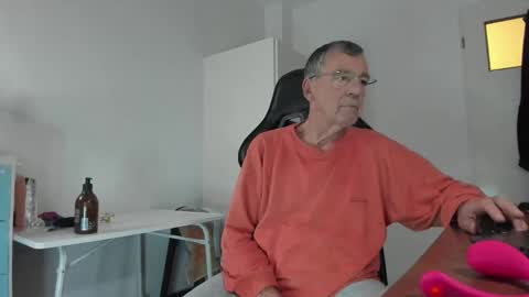 Snapshot of 200gentleman chatting on 11-02-25, 04:20 Henk online show from 11-02-25, 04:20