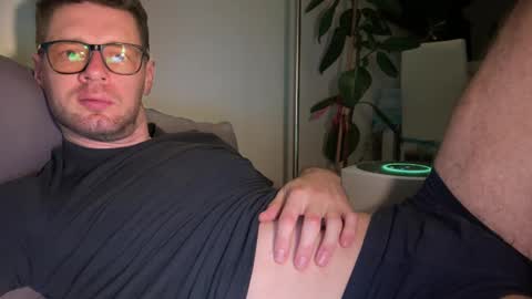 Snapshot of 2017ssseeexxx chatting on 02-22-25, 08:42 Romano online show from 02-22-25, 08:42