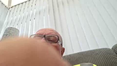 Snapshot of 211scudder chatting on 10-14-25, 02:40 211skoosh online show from 10-14-25, 02:40