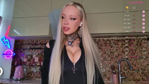 Snapshot of 2badforyou chatting on 11-05-25, 11:10 30 NOV online show from 11-05-25, 11:10