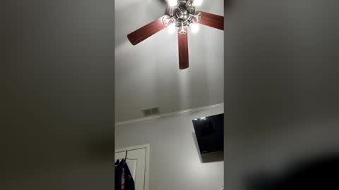 Snapshot of 2dirtyhillbillies chatting on 05-26-26, 10:11 ThrillBilly online show from 05-26-26, 10:11