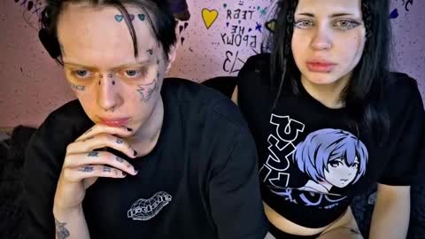 Snapshot of 2emo4fam chatting on 12-12-24, 01:43 2emo4fam online show from 12-12-24, 01:43