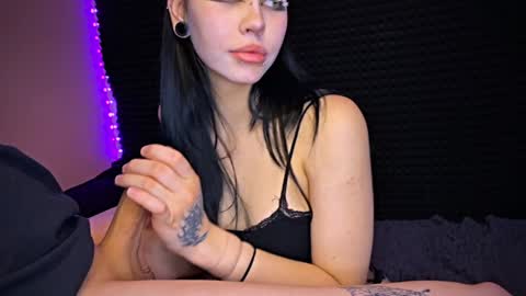 Snapshot of 2emo4fam chatting on 01-08-25, 02:25 2emo4fam online show from 01-08-25, 02:25