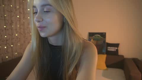 Elley  online show from 12-26-24, 04:25