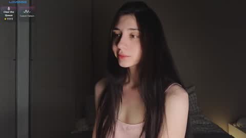 Lina       free control in pvt online show from 03-03-25, 07:49