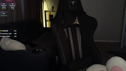 Lina       free control in pvt online show from 04-26-26, 04:54