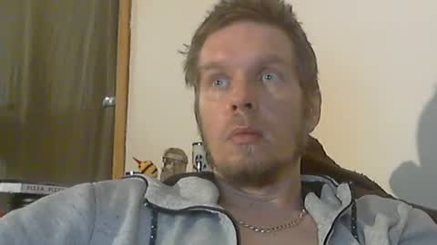 2small4you83 online show from 01-12-25, 07:32