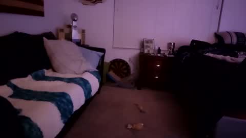 2stroke82 online show from 11-02-25, 09:00