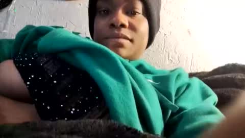 Snapshot of 2tsunamiiiwallker chatting on 11-24-25, 12:05 2tsunamiiiwallker online show from 11-24-25, 12:05