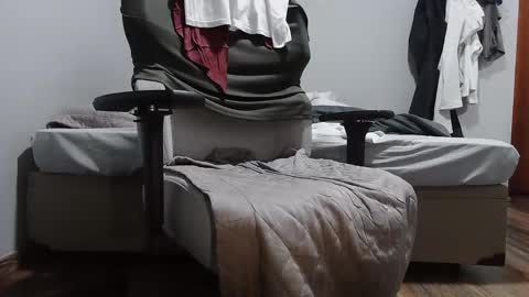 Snapshot of 3034940 chatting on 09-24-25, 02:42 Ask me online show from 09-24-25, 02:42