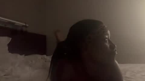 Snapshot of 304divinekarma chatting on 11-12-25, 07:42 GamerBaddieLux online show from 11-12-25, 07:42