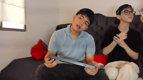 Guy 1  Guy 2  Guy 3. online show from 11-10-25, 07:24