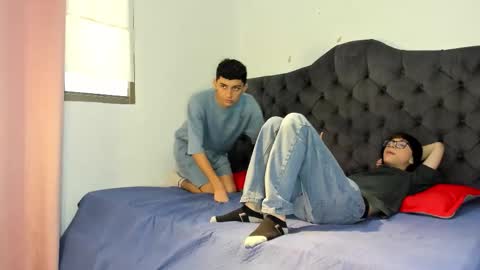 Guy 1  Guy 2  Guy 3. online show from 11-28-25, 08:00