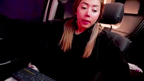 Snapshot of 3kam_amazonian chatting on 10-15-25, 11:21 independent model online show from 10-15-25, 11:21