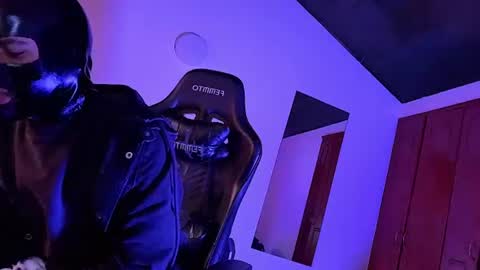 E V I L online show from 07-03-26, 08:04