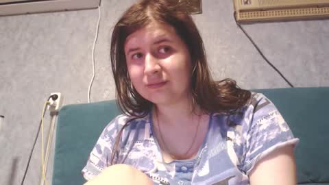 Snapshot of 444____ chatting on 10-17-25, 08:33 Katya online show from 10-17-25, 08:33