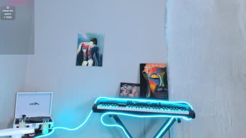 Snapshot of 4ever_dude chatting on 02-07-25, 02:50 Andrew online show from 02-07-25, 02:50