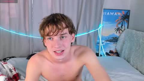 Snapshot of 4ever_dude chatting on 09-15-25, 12:49 Andrew online show from 09-15-25, 12:49