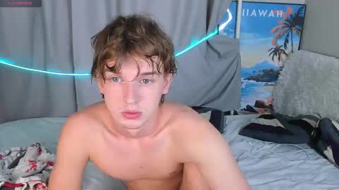 Snapshot of 4ever_dude chatting on 09-21-25, 05:53 Andrew online show from 09-21-25, 05:53