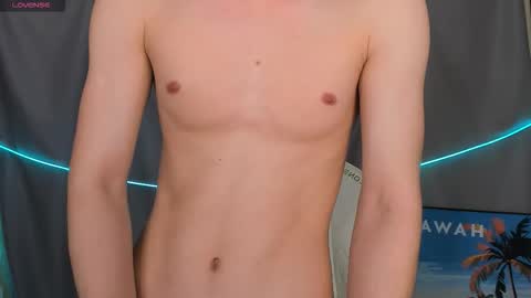 Snapshot of 4ever_dude chatting on 10-30-25, 06:48 Andrew online show from 10-30-25, 06:48