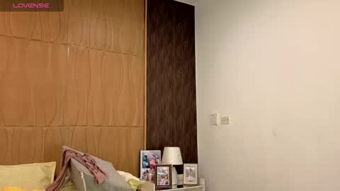 Lilith  Sofi online show from 10-28-25, 01:42