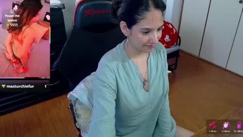 Snapshot of 69_luna chatting on 12-15-25, 07:07 Lucero online show from 12-15-25, 07:07