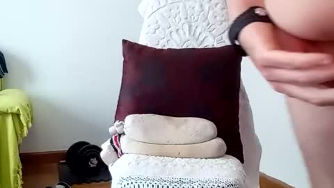 69angelito69 online show from 10-04-25, 02:26