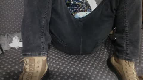 Snapshot of 69ass_tastic chatting on 12-22-24, 04:38 Chris online show from 12-22-24, 04:38