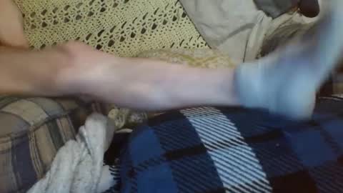 Snapshot of 69sextoyboy69 chatting on 12-29-24, 05:42 69sextoyboy69 online show from 12-29-24, 05:42