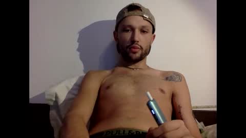 Snapshot of 777kriss chatting on 10-21-25, 02:29 Kriss online show from 10-21-25, 02:29