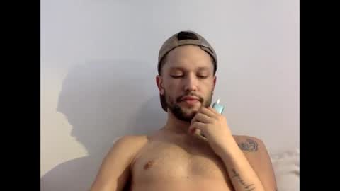 Snapshot of 777kriss chatting on 10-28-25, 11:03 Kriss online show from 10-28-25, 11:03