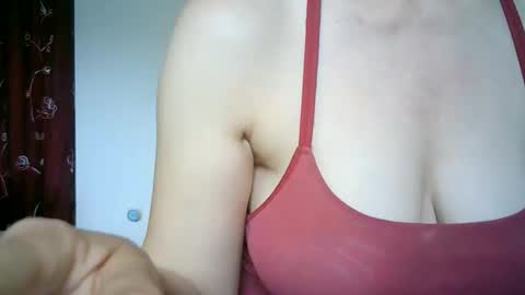 Snapshot of 77lilu chatting on 05-30-26, 10:01 Lilu online show from 05-30-26, 10:01