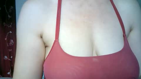 Snapshot of 77lilu chatting on 06-02-26, 10:17 Lilu online show from 06-02-26, 10:17