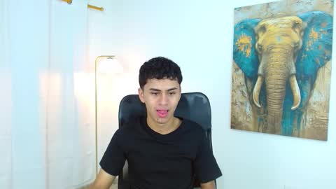 Snapshot of 7alan chatting on 09-30-25, 01:05 Alan online show from 09-30-25, 01:05