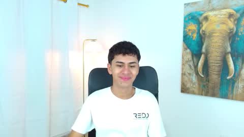 Snapshot of 7alan chatting on 10-01-25, 12:55 Alan online show from 10-01-25, 12:55