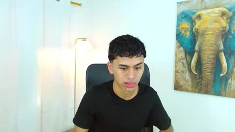 Snapshot of 7alan chatting on 10-06-25, 12:57 Alan online show from 10-06-25, 12:57