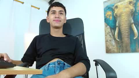 Snapshot of 7alan chatting on 10-08-25, 01:20 Alan online show from 10-08-25, 01:20