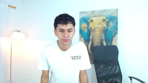 Snapshot of 7alan chatting on 10-13-25, 01:00 Alan online show from 10-13-25, 01:00