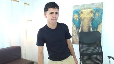 Snapshot of 7alan chatting on 10-21-25, 01:01 Alan online show from 10-21-25, 01:01