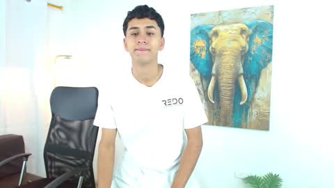 Snapshot of 7alan chatting on 10-24-25, 12:56 Alan online show from 10-24-25, 12:56