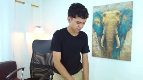 Snapshot of 7alan chatting on 10-28-25, 01:14 Alan online show from 10-28-25, 01:14