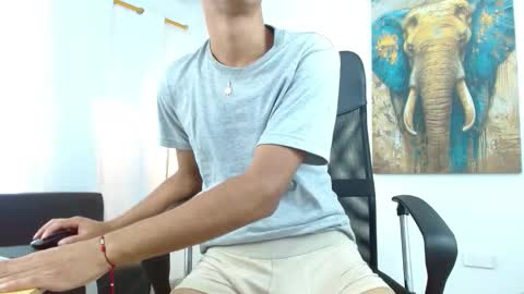 Snapshot of 7alan chatting on 10-30-25, 01:23 Alan online show from 10-30-25, 01:23