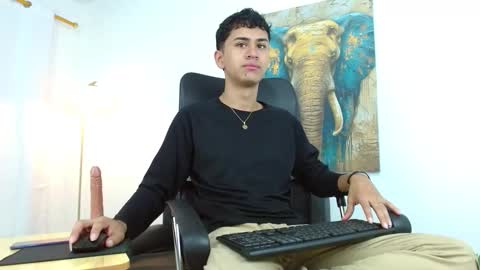 Snapshot of 7alan chatting on 11-10-25, 12:59 Alan online show from 11-10-25, 12:59