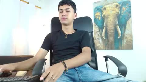 Snapshot of 7alan chatting on 11-18-25, 01:04 Alan online show from 11-18-25, 01:04