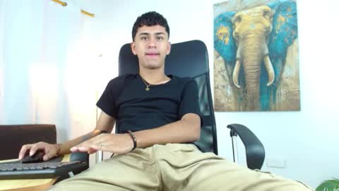 Snapshot of 7alan chatting on 11-24-25, 01:00 Alan online show from 11-24-25, 01:00